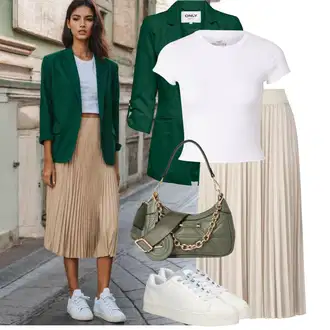 S Pertlanjem Outfit sa Bijela/Krem Muške tenisice za trčanje/Majica/Kratki top/Majica s mrežicom/Majica kratkih rukava/Obični top/Skraćena Majica/Kratki Top/Majica i top Hollister "Savršen za proljeće"