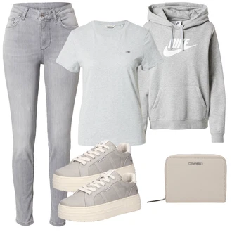 outfit mit Srebrna/Siva Kapucar/Women's Hoodies and Sweatshirts Nike Sportswear "Pomladanski Outfit"