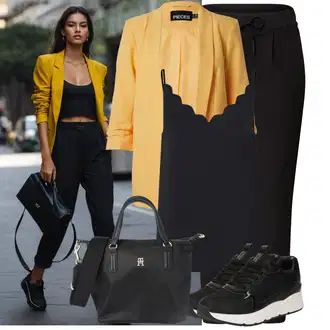 Outfit s Černá Teplák/Úzká Kalhoty/Jogger Kalhoty/Střmenová Kalhoty/Mušelínové kalhoty/Sportovní kalhoty/Navlékací Kalhoty/Žerzejová Kalhoty Only "Hezký outfit pro volný čas"