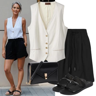 Outfit s Černá/Tmavě modrá Sieťový kraťas/Teplákové šortky/Šortky/Bermuda/Mušelínové Šortky/Pytlovitý Šortky SELECTED FEMME "Elegantní Šaty pro Ženy Nad 5"