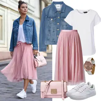 S zakovicama Outfit sa Svjetloplava/Krem/Plava Traper Jakna/Vintage Jakna/Kratka Traper Jakna Zadig & Voltaire "Bijele tenisice u ljetnom izgledu"Look: Motor, S zakovicama, Jahanje