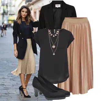 Outfity pro práci S křivkami s Černá Halenka a Tunika/Tričko & Top Móda Pro Plnoštíhlé/Halenka Móda Pro Plnoštíhlou Only "Módní outfit pro volný čas"