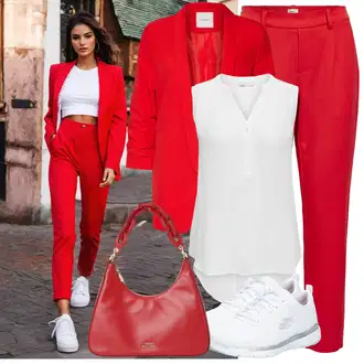 Outfity pro práci S křivkami s Šedá/Bílá/Krémová Tunika Only "Nonšalantní look pro volný čas"