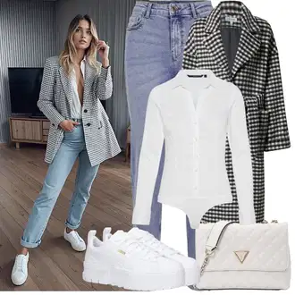 Kombinacije s "mom" trapericama sa Siva/Bijela Tenisica za tenis/gimnastička papuča/cam cipela/cipela za trčanje/Tenisica za fitness Puma, Bijela/Krem Uska Kroj Bluza/Bodija Bluze VERO MODA "Zimske Odjeće"