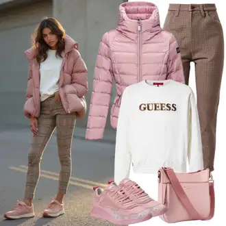Outfity na zimu s Růžová Taška Na Příruční Zavazadlo/Taška Na Notebook/Taška na Macbook/Taška Na Notebook/Kufr/Cestovní Taška Ucon Acrobatics, Růžová Prošívaná Bunda/Neobvyklá bunda/Krátký Bund/Udržitelná bunda/Krátký Bund/Nafukovací Bund/Puchová Bund/Letní peřová bunda/Zimní Bund/Podzimní bunda/Krabice bunda About You, Růžová Teniska se zapínáním na suchý zip/Letní tenisky/Teniska teddy/Nízká Teniska/Kožené tenisky/Vintage teniska Polo Ralph Lauren "Perfektní pro jaro"