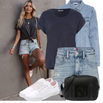 Léto Outfit s Světle modrá/Modrá Krátké Džínové Bundičky/Džínové Bund Only, Tmavě modrá Tričko/Tričko s vodopádovým výstřihem/Pletené tričko/Tričko nadměrné velikosti/Tričko s krátkým rukávem/Top/Zavinovací Tričko Only, Růžová/Bílá Nízká Teniska/Úzká teniska/Letní tenisky/Kožené tenisky/Plátěná teniska Lascana "Outfit na Léto"