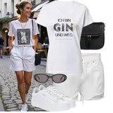 Outfity s džínovými šortkami image