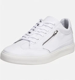 Weiße Sneaker