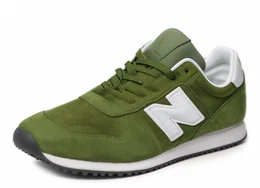 Dunkelgrüne Sneaker