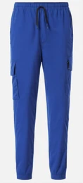 Blaue Jogginghosen