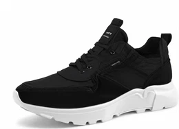Schwarze Sneaker Low