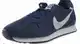 Blaue Sneaker
