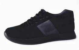 Schwarze Sneaker