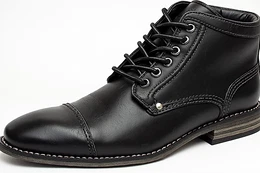 Schwarze klassische Stiefel