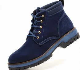 Blaue Winterstiefeletten
