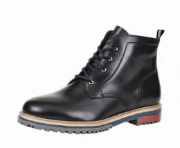 Schwarze Schnürstiefel