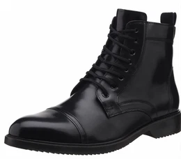 Schwarze Schnürstiefel