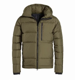 Dunkelgrüne Winterjacken