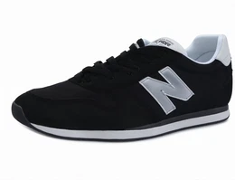 Schwarze Sneaker
