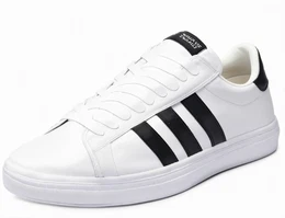 Weiße Sneaker