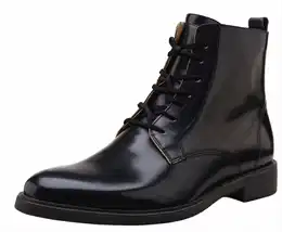 Schwarze Schnürstiefel