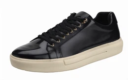 Schwarze Sneaker