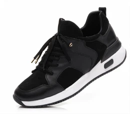 Schwarze Sneaker