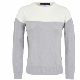 Hellgraue Strickpullover