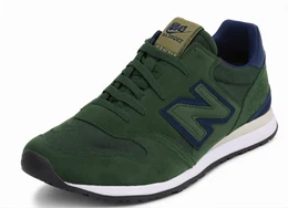 Dunkelgrüne Sneaker