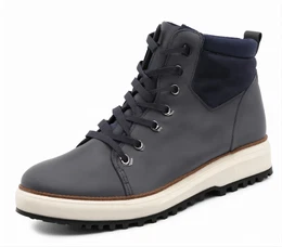 Graue Stiefel