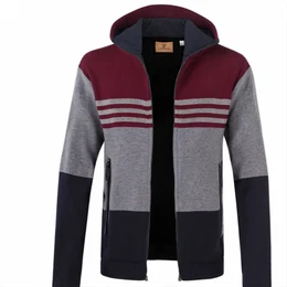 Dunkelrote Sweatjacken