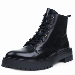 Schwarze klassische Stiefel
