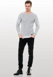 Rusty Neal Strickpullover mit Rundhalsausschnitt Grau