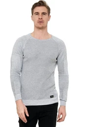 Strickpullover mit modernem Rundhalsausschnitt