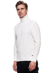 Rusty Neal Rollkragenpullover 