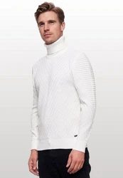 Rusty Neal Rollkragenpullover 
