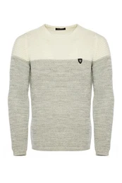 Rundhalspullover mit Logopatch