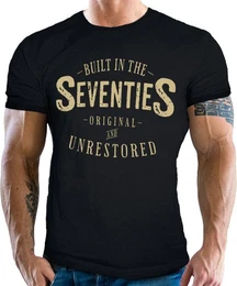 T-Shirt im Vintage Retro Style auf Schwarz: Built in The Seventies