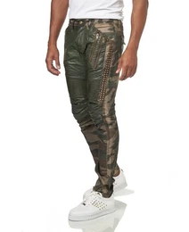 Bequeme Jeans mit Applikationen und Nieten