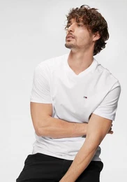 T-Shirt TJM CLASSIC JERSEY C NECK mit Logostickerei