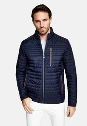Steppjacke mit wasserabweisenden Eigenschaften