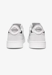 Off-Court Clean Sneaker Handgefertigt aus hochwertigem Material