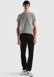 United Colors of Benetton T-Shirt mit Label-Badge Grau/Khaki