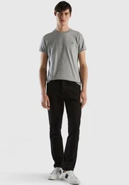 T-Shirt mit Label-Badge