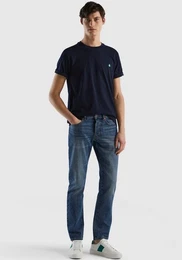 T-Shirt mit Label-Badge