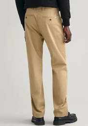 Chinohose REGULAR TWILL CHINOS Regumit geftterten Seitentaschen