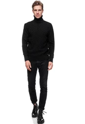 Rusty Neal Rollkragenpullover 