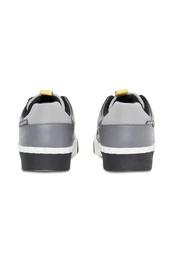 BHFootwear Sneaker
