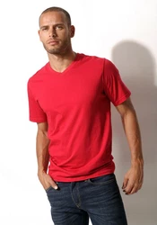 H.I.S Unterziehshirt mit V-Ausschnitt  Dunkelrot/Rot