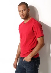 H.I.S Unterziehshirt mit V-Ausschnitt  Dunkelrot/Rot